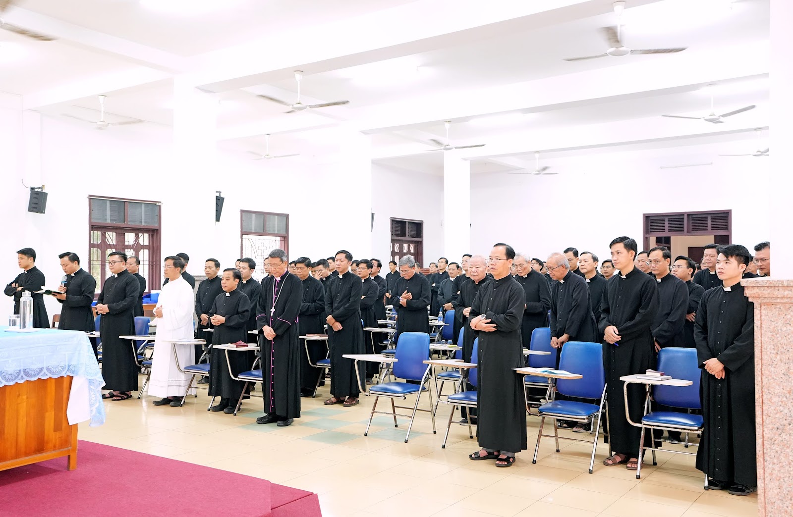 Bước theo Chúa Giêsu trên đường sứ mạng